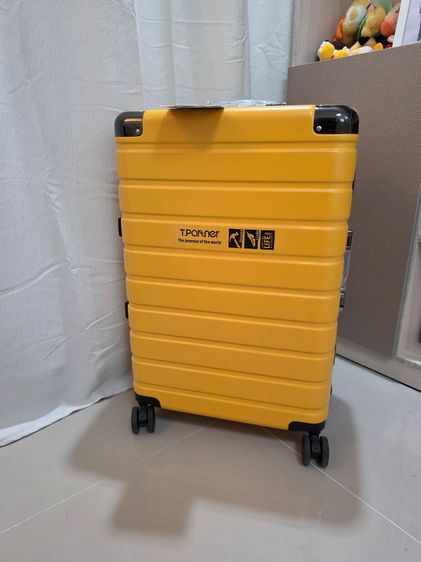 กระเป๋าเดินทาง Tpartner รุ่น Titanium สีเหลือง 24 นิ้ว