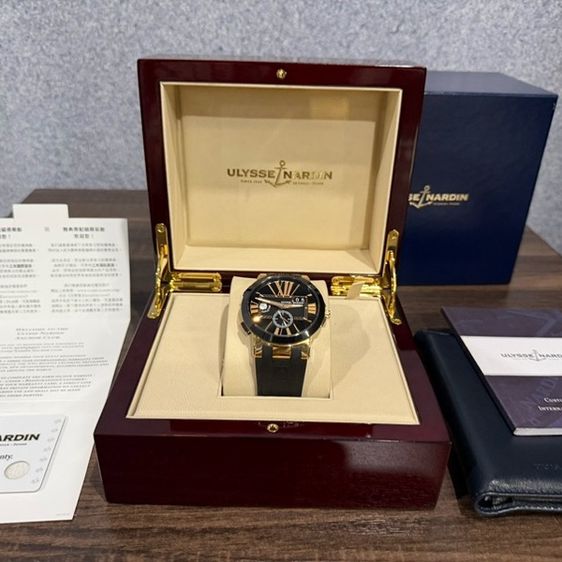 Ulysse Nardin Executive Dual Time 43mm Rose Gold — Full Set | Rare Collector’s Pieceขาย Ulysse Nardin Executive Dual Time 43mm รูปที่ 2