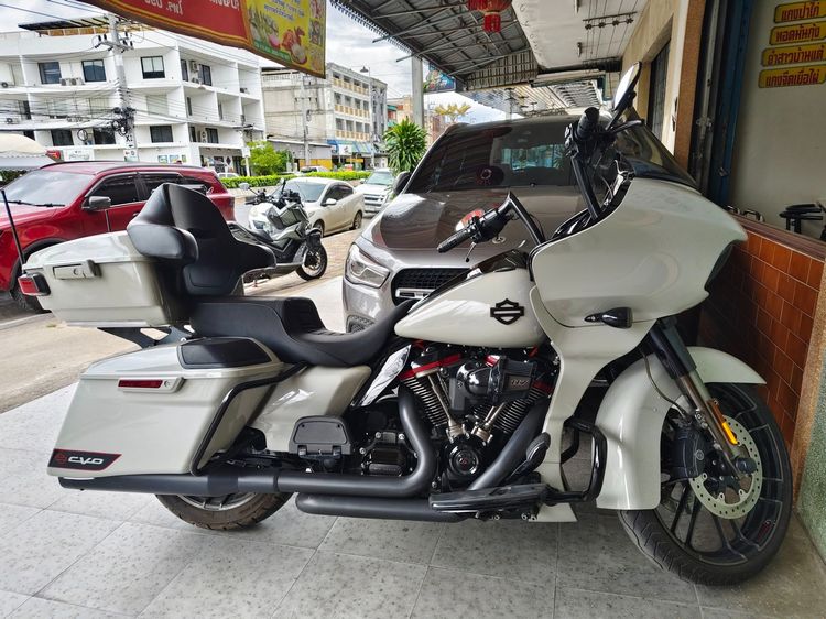 Road Glide CVO