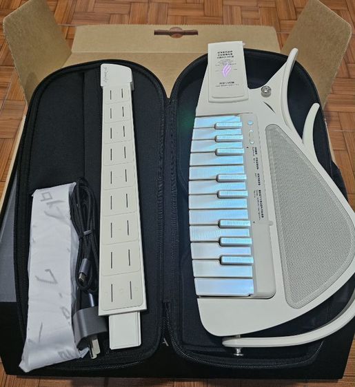 อื่นๆ กีต้าร์ไฟฟ้า สมาร์ทกีตาร์ Enya Cyber G Smart Guitar (สีขาว / White)