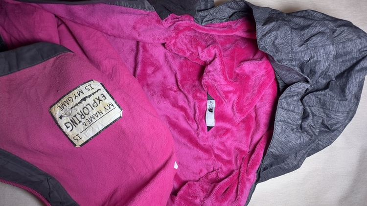 เสื้อแจ็กเก็ตมีฮู้ด The North Face สีเทา ด้านในบุขนนุ่มสีชมพู สินค้ามือสอง รูปที่ 5
