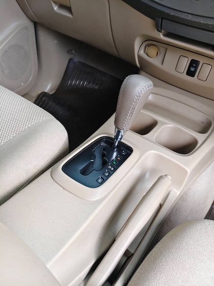 รถ Toyota Hilux Vigo 2.7 G สี เทา