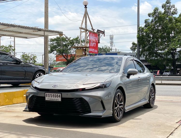 Toyota Camry 2025 2.5 HEV Premium Luxury Sedan ไฮบริด ไม่ติดแก๊ส เกียร์อัตโนมัติ เทา รูปที่ 4