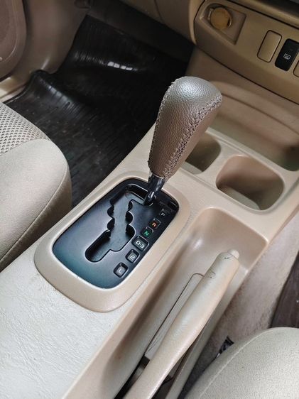 รถ Toyota Hilux Vigo 2.7 G สี เทา