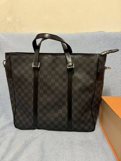 LV Tote bag
