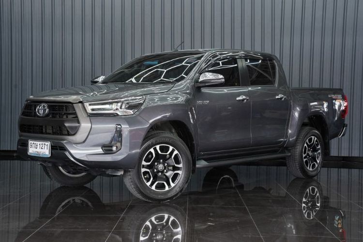 รถ Toyota Hilux Revo 2.4 Prerunner Mid สี เทา