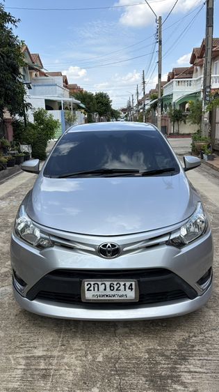 รถ Toyota Vios 1.5 E สี บรอนซ์เงิน