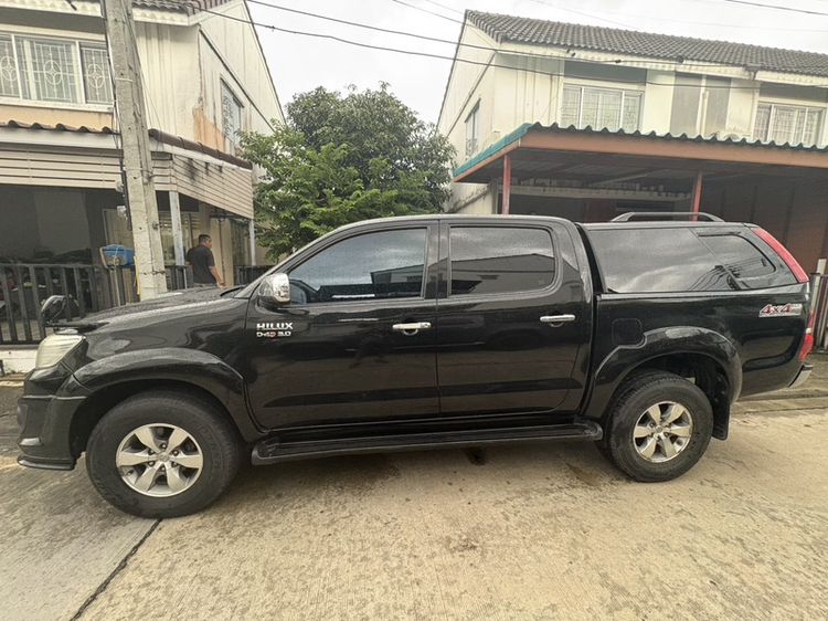 รถ Toyota Hilux Vigo 3.0 G 4WD สี ดำ