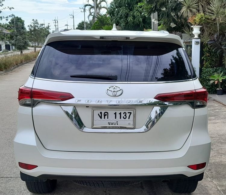 Toyota Fortuner 2017 2.4 V Sedan ดีเซล ไม่ติดแก๊ส เกียร์อัตโนมัติ ขาว รูปที่ 4