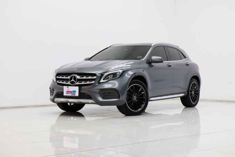 รถ Mercedes-Benz GLA-Class GLA250 สี เทา