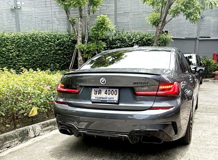 รถ BMW Series 3 320d สี เทา