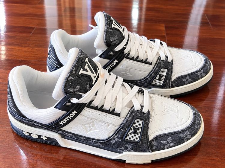 Louis Vuitton(LV) Trainer รองเท้า แท้ Sneaker (ลายเดนิมสีเทาดำขาว) รูปที่ 2