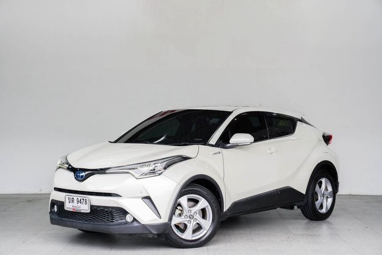 รถ Toyota C-HR 1.8 Hybrid Hi สี ขาว