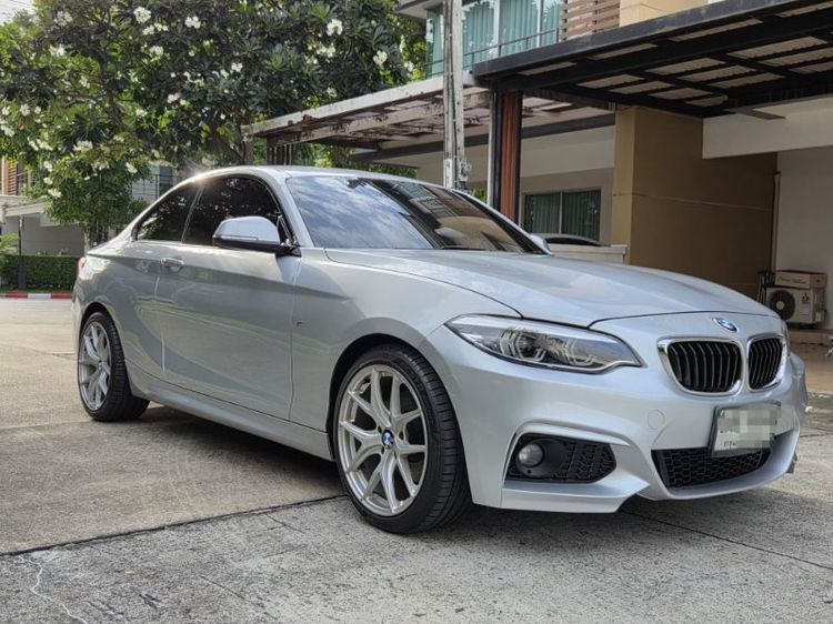 รถ BMW Series 2 220i สี เงิน