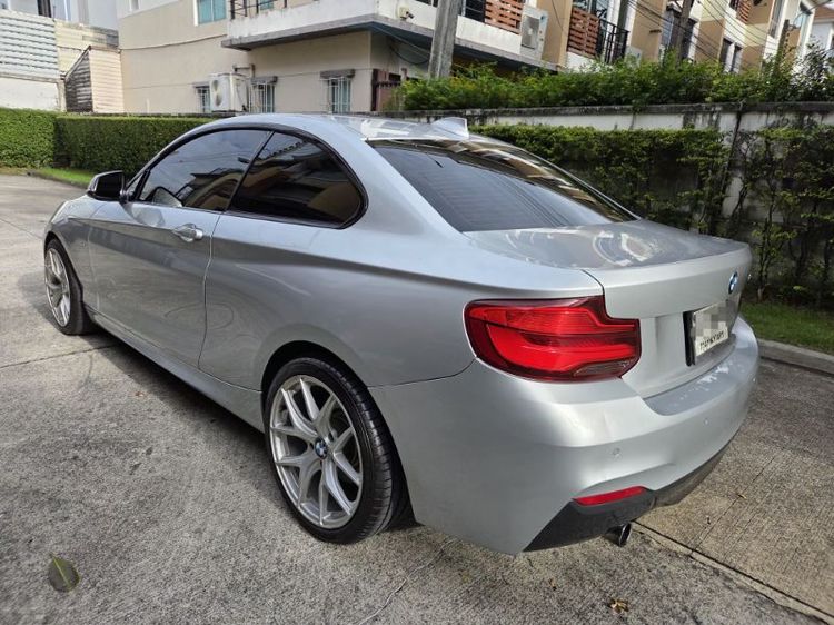 BMW Series 2 2014 220i Sedan เบนซิน ไม่ติดแก๊ส เกียร์อัตโนมัติ เงิน รูปที่ 3