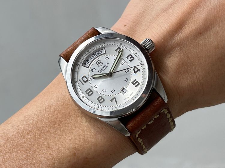 รับเทรด Victorinox Swiss Army Automatic Silver Dial 41mm รูปที่ 2