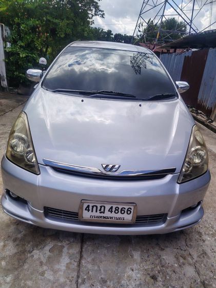 รถ Toyota Wish 2.0 Q Limited สี บรอนซ์เงิน