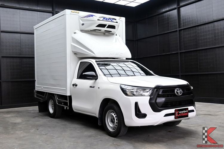 รถ Toyota Hilux Revo 2.4 Entry สี ขาว