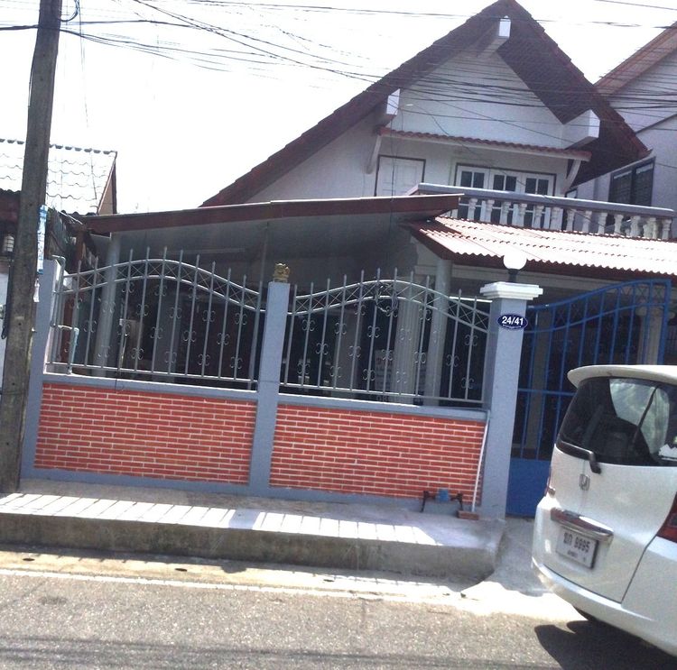 มีบางส่วน ขาย บ้านเดี่ยว 2 ชั้น 50 ตร.ว. โซนสวนตูน เมืองสงขลา พร้อมอยู่ (งานไม้สักทั้งหลัง)