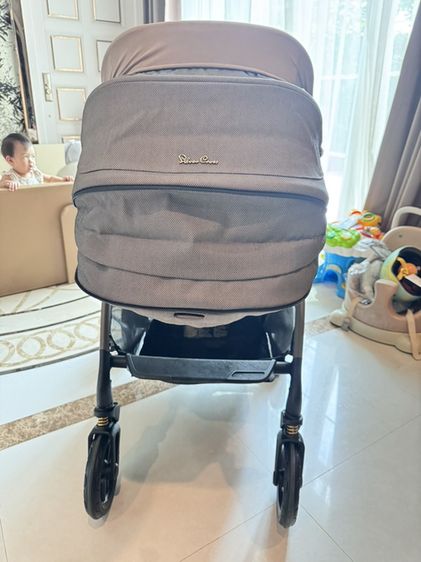 🤎ถึงเวลาส่งต่อรถเข็นของบ้านเราค่ะ Silver Cross รุ่น Reef สี Earth สีจริงสวยมาก เป็นน้ำตาลเอิร์ธโทนที่ดูเรียบหรูและใช้ได้นานไม่เบื่อ ซื้อมา 40,000 ++ 💰 ส่งต่อ 17,000 (ถ้าเอ รูปที่ 3