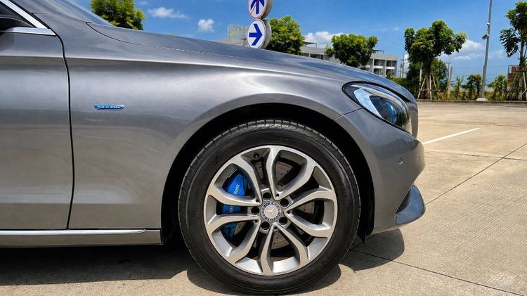 รถ Mercedes-Benz C-Class C350e สี เทา