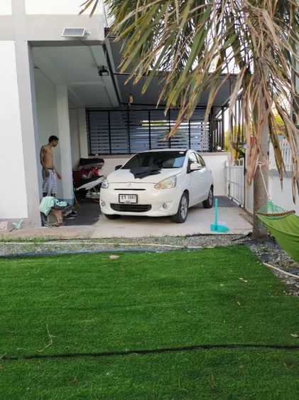 มีบางส่วน 2021 ขายด่วน: บ้าน2ชั้น ห้องริม :โครงการ บ้านสวน บางละมุง4, ติดถนน ค้าขายได้ มีเนื้อที่ด้านข้าง, พื้นที่ทั่งหมด40ตารางวา. รูปที่ 2