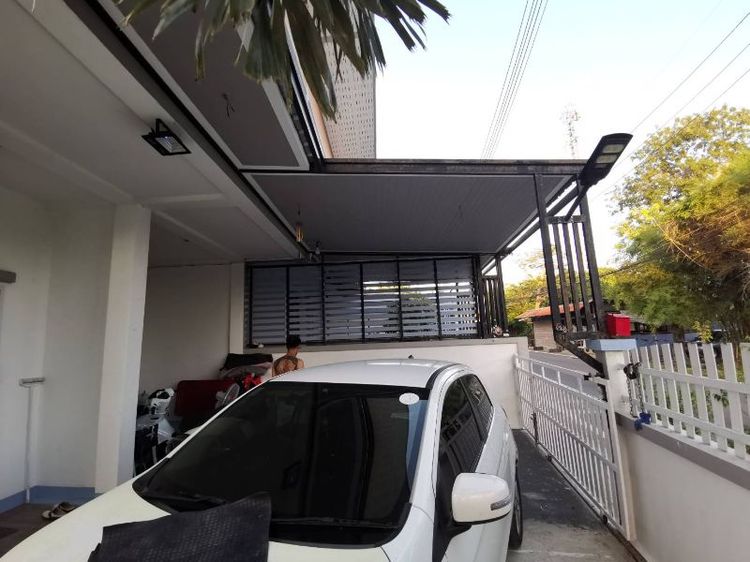 มีบางส่วน 2021 ขายด่วน: บ้าน2ชั้น ห้องริม :โครงการ บ้านสวน บางละมุง4, ติดถนน ค้าขายได้ มีเนื้อที่ด้านข้าง, พื้นที่ทั่งหมด40ตารางวา. รูปที่ 3