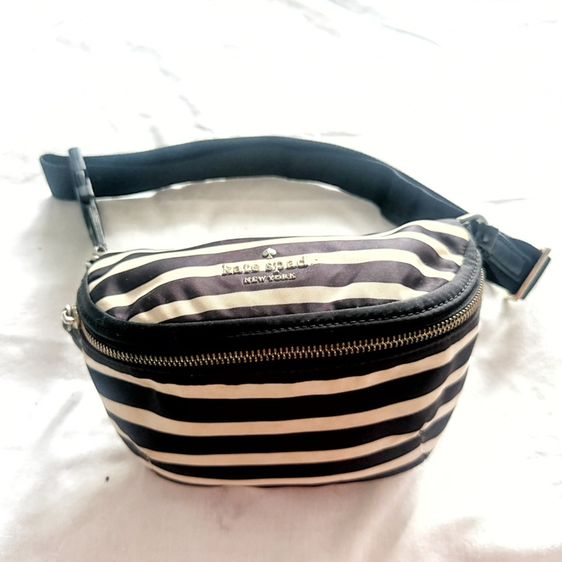 ไนล่อน หญิง หลากสี Kate Spade New York รุ่น Watson Lane Betty Belt Bag (ลายแถบขาว-ดำ/ครีม-ดำ หรือพิมพ์ลายแบบ Classic )