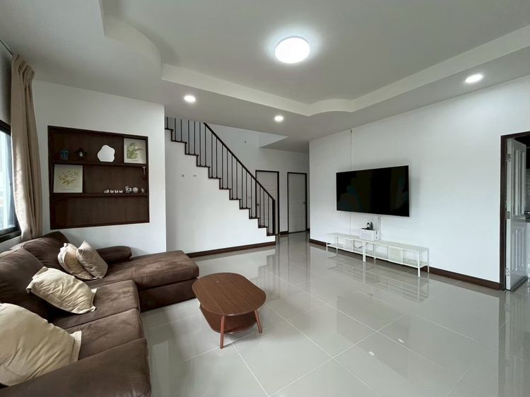 ตกแต่งครบ บ้านเดี่ยวพร้อมอยู่️ 4 ห้องนอน 4 ห้องน้ำ พร้อมเฟอร์นิเจอร์ครบ รูปที่ 3