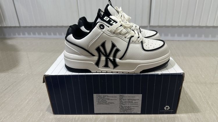 ขายรองเท้าผ้าใบ MLB Chunky Liner PU Sneakers สภาพสวยมาก ราคาถูก