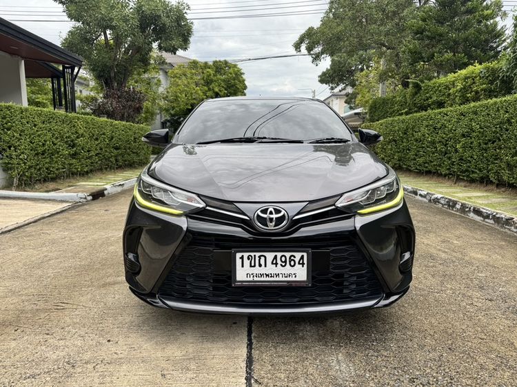 รถ Toyota Yaris ATIV 1.2 Mid สี เทา