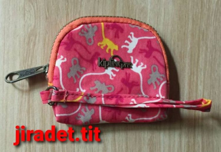 กระเป๋าผ้าใบเล็ก kipLing แบบพกพา Original ขนาดกระเป๋า 11.5×10.5 cm.สีสันลวดลายสวยงาม สินค้าคัดจากโกดังญี่ปุ่น สภาพใหม่
