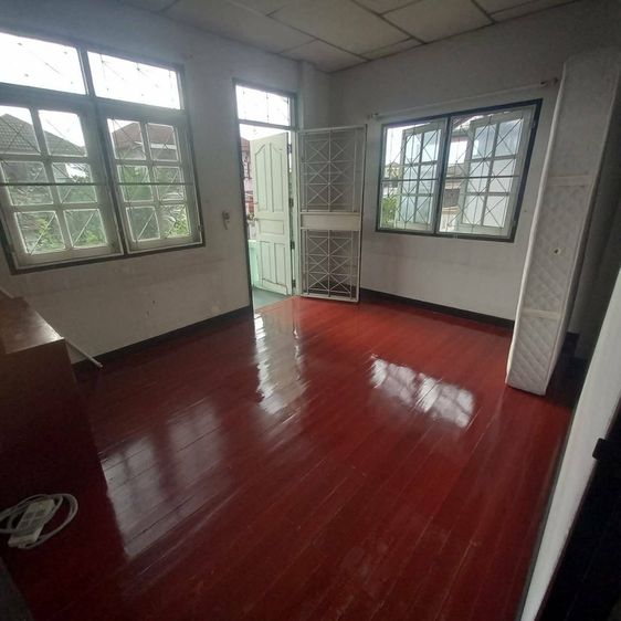 อื่นๆ ตกแต่งครบ สร้างเสร็จก่อน 2010 ขายบ้านแฝดหมู่บ้านหลักสี่แลนด์ 35 ตารางวา 3 ห้องนอน 2ห้องน้ำ ใกล้สนามบินดอนเมือง รูปที่ 3