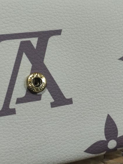 LV Wallet รูปที่ 6