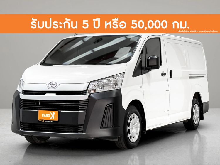 Toyota Hiace 2019 2.8 economy Van ดีเซล ไม่ติดแก๊ส เกียร์ธรรมดา ขาว