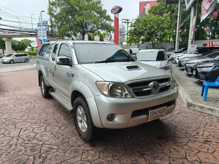 รถ Toyota Hilux Vigo 3.0 E Prerunner สี บรอนซ์เงิน