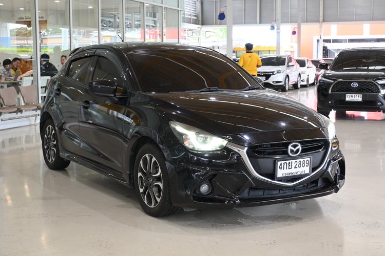 Mazda Mazda 2 2015 1.5 XD High Connect Sedan ดีเซล ไม่ติดแก๊ส เกียร์อัตโนมัติ ดำ