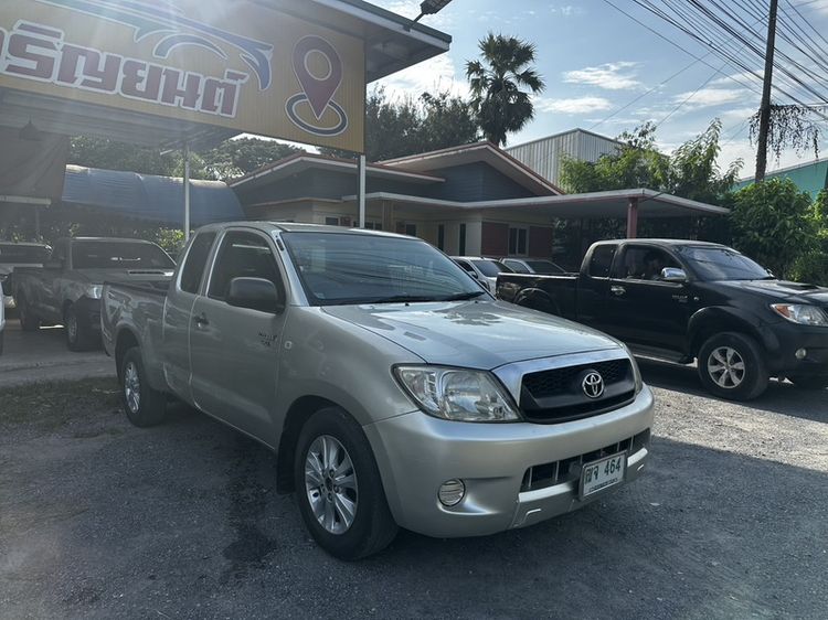 รถ Toyota Hilux Vigo 2.5 J สี เทา