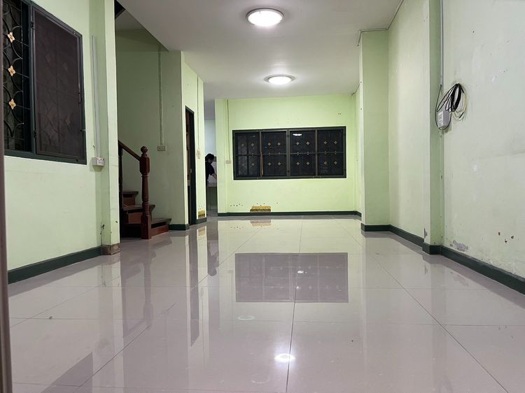 อื่นๆ มีบางส่วน ทาวน์เฮ้าส์ 2 ชั้น 20 ตร.ว. หมู่บ้านวรารักษ์ คลองสามวา รูปที่ 2