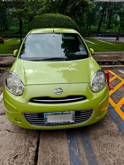 รถ Nissan March 1.2 VL สี เขียว