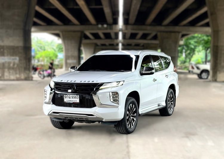 รถ Mitsubishi Pajero Sport 2.4 GT Premium 4WD สี ขาว