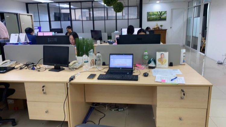 โต๊ะทำงาน