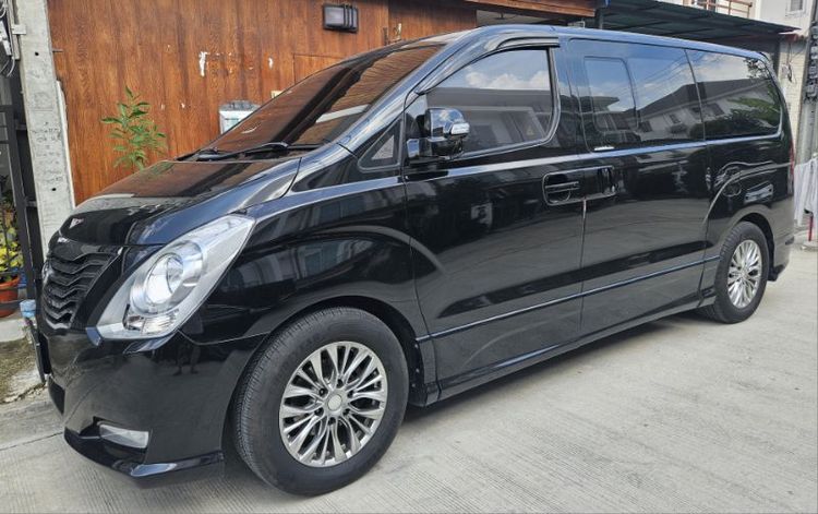 รถ Hyundai H-1  2.5 GRAND STAREX สี ดำ