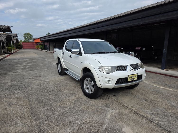 รถ Mitsubishi Triton 2.5 GLS 4WD สี ขาว