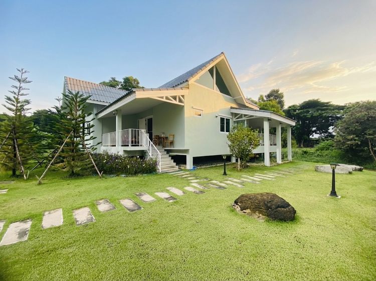ตกแต่งครบ 🏡 ขายบ้านพักตากอากาศปากช่อง-เขาใหญ่ ติดธารน้ำธรรมชาติ บรรยากาศเงียบสงบ ร่มรื่น อากาศเย็นสบายตลอดปี หิ้วกระเป๋าพร้อมอยู่ได้เลย 🌿💦