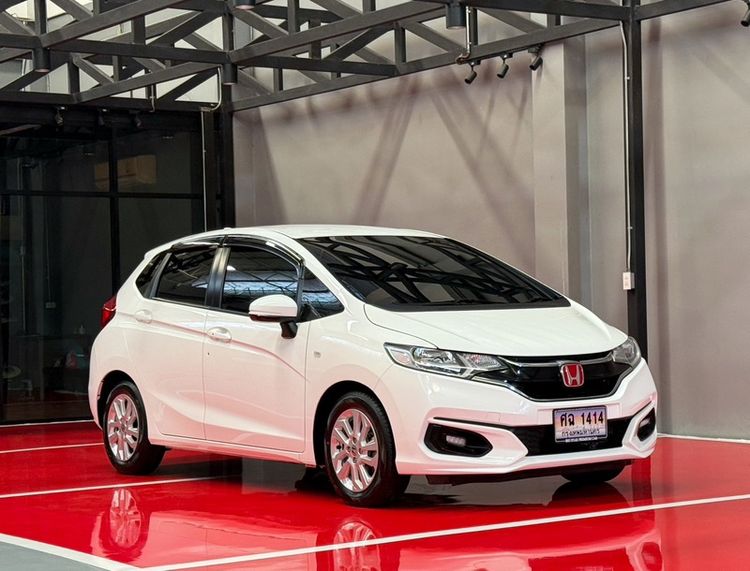 รถ Honda Jazz 1.5 V+ สี ขาว