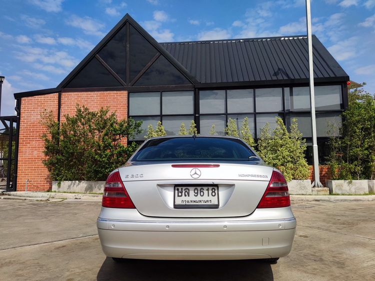 Mercedes-Benz E-Class 2004 E200 Kompressor Sedan เบนซิน เกียร์อัตโนมัติ บรอนซ์เงิน รูปที่ 2