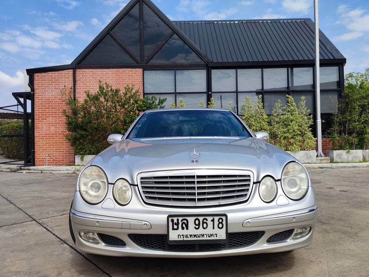 รถ Mercedes-Benz E-Class E200 Kompressor สี บรอนซ์เงิน