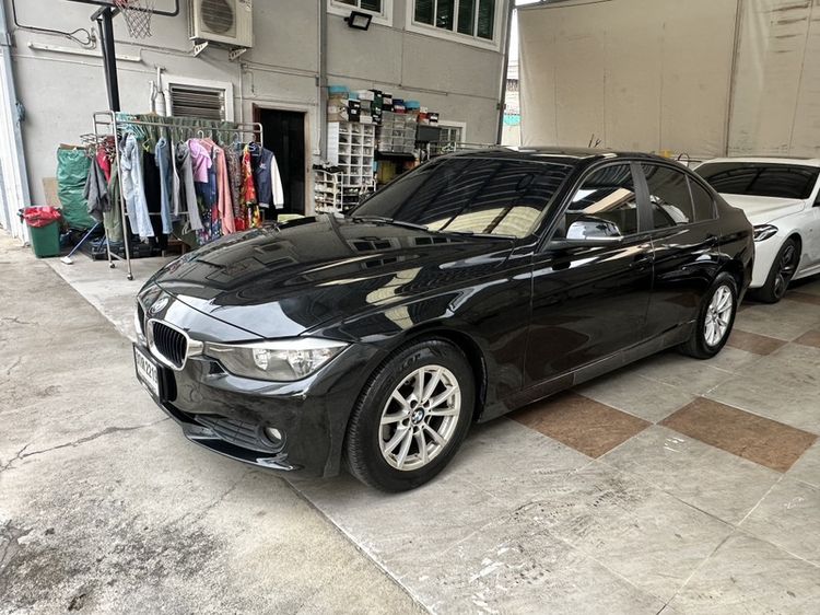 BMW Series 3 2014 316i Sedan เบนซิน เกียร์อัตโนมัติ ดำ รูปที่ 3