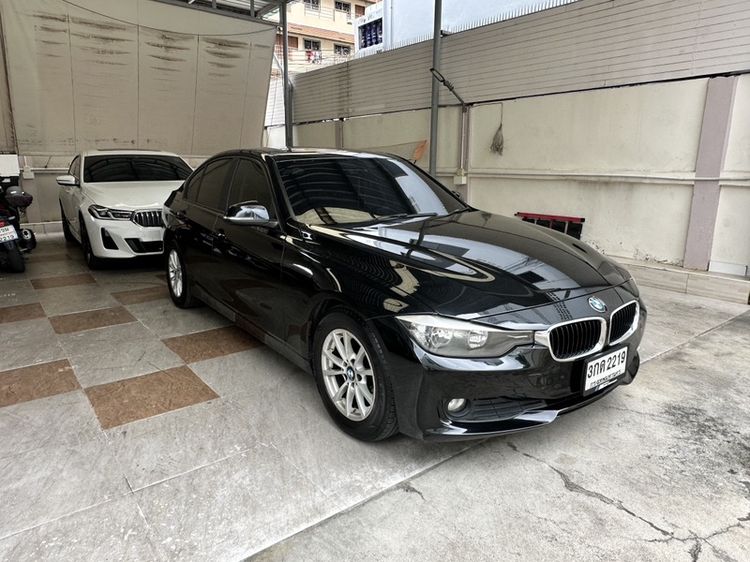 BMW Series 3 2014 316i Sedan เบนซิน เกียร์อัตโนมัติ ดำ รูปที่ 2